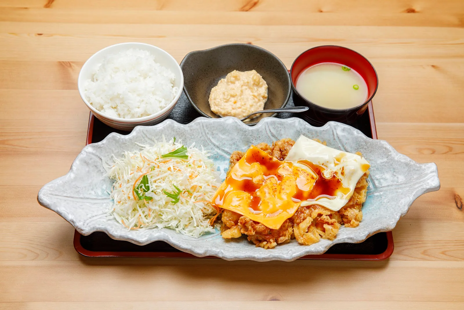 黒酢チキン南蛮定食たかもとや 虎ノ門店 · 5