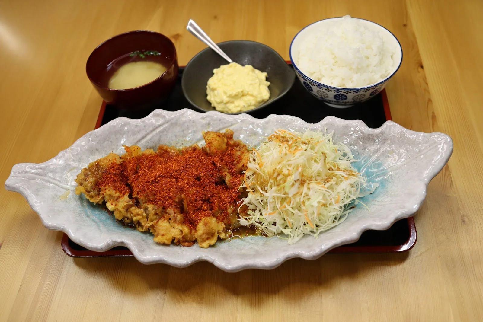 黒酢チキン南蛮定食たかもとや 虎ノ門店 · 6